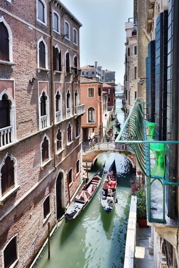 Apartment Flat With Canal View Near San Marco Venedig