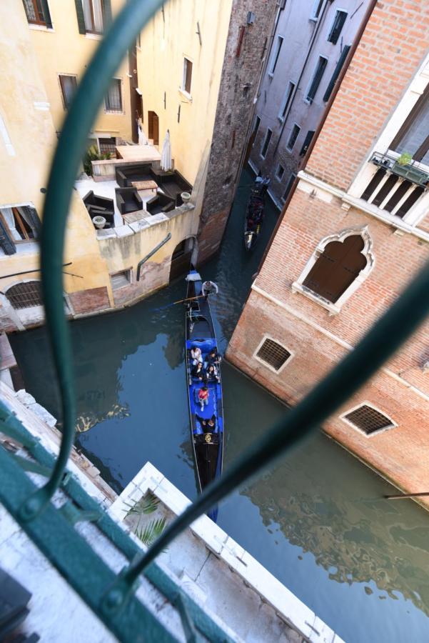 Flat With Canal View Near San Marco * Venedig